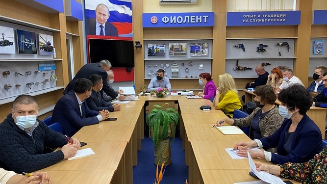 Совещание по вопросу кадрового обеспечения предприятий промышленности республики